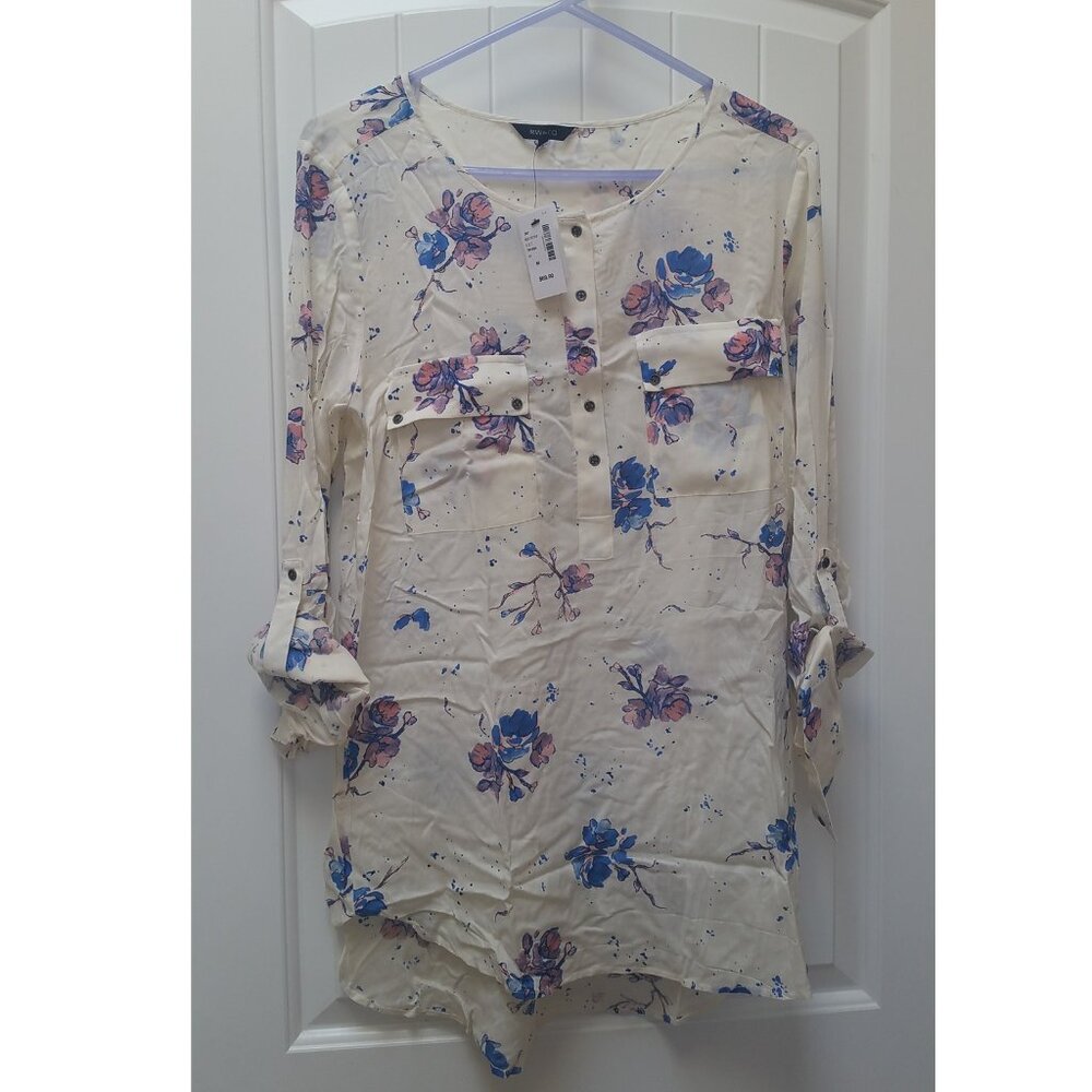 Blouse with blue flower pattern
